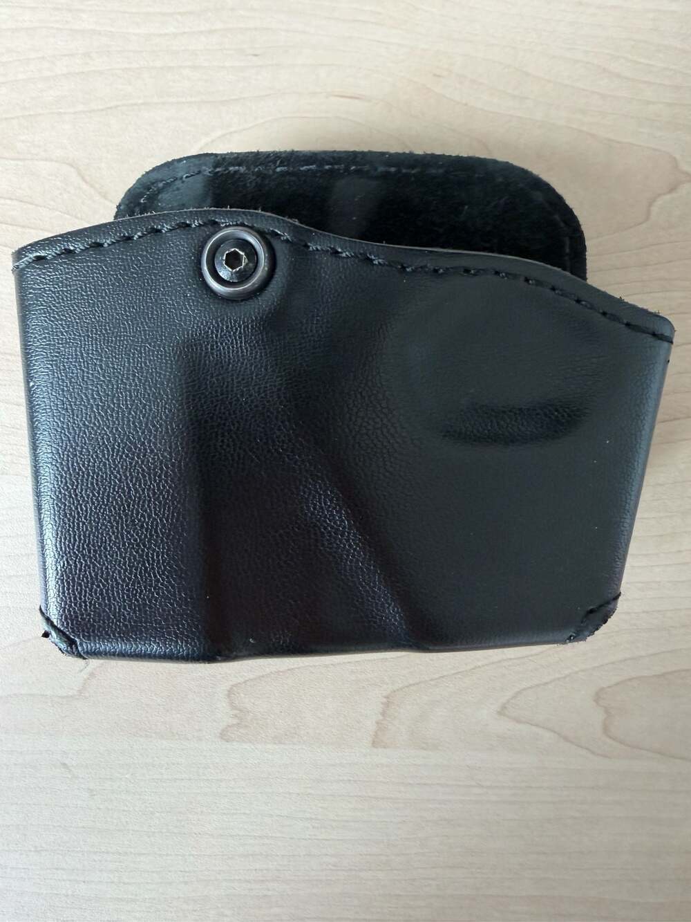 Safariland 573 Concealment Magazine and Handcuff Pouch for Glock 17/22